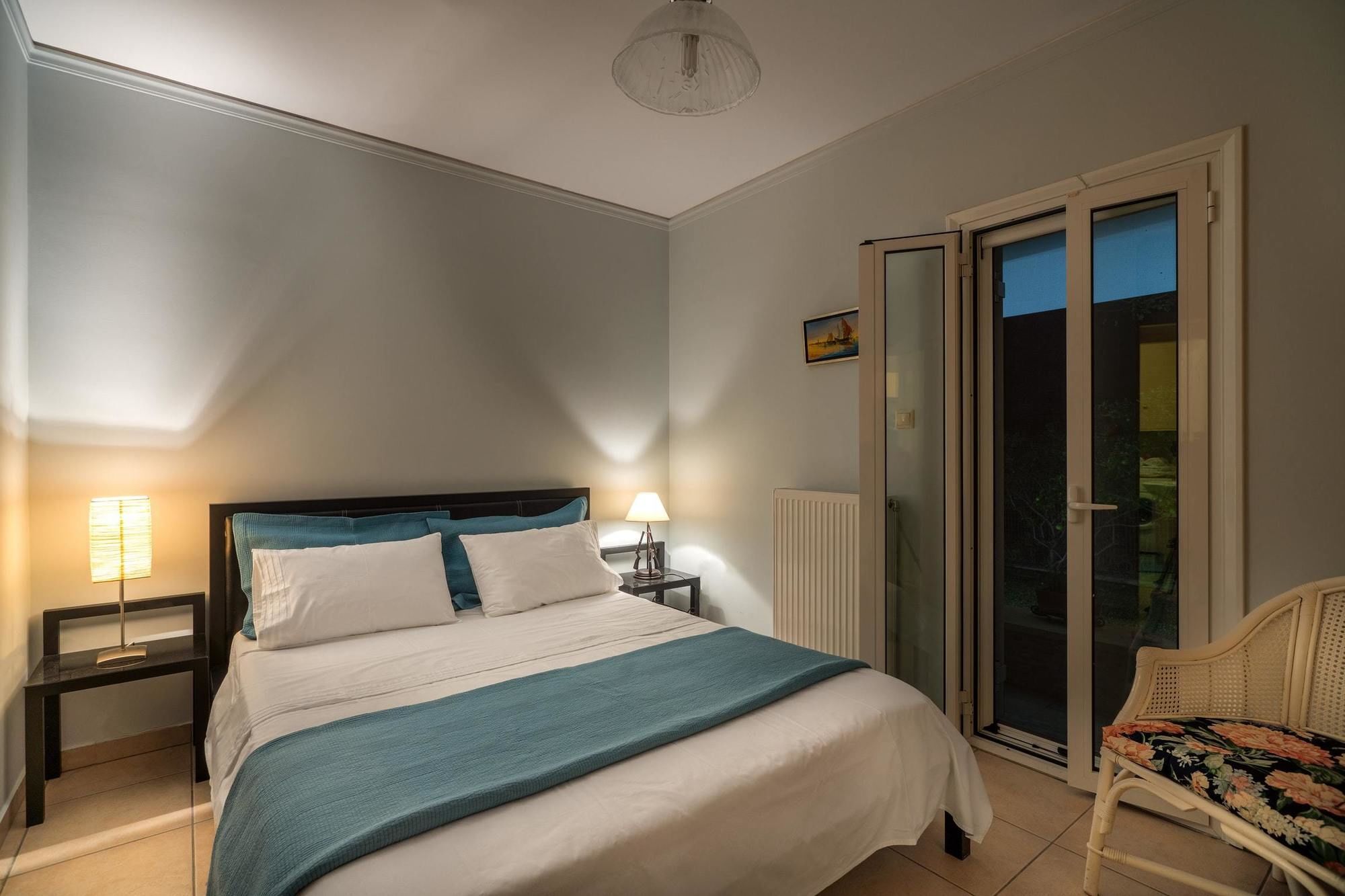 Maria'S Seaside Villa - House With 3 Rooms In Marathon, With Wonderful Exterior photo