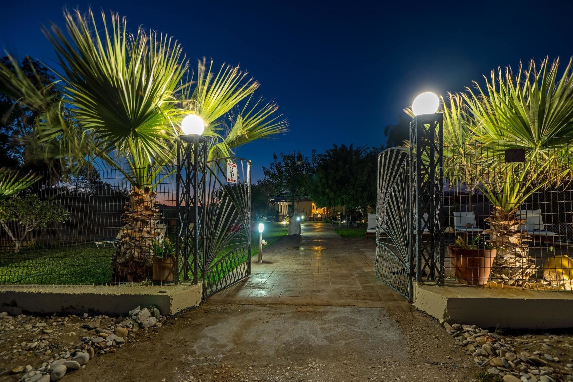 Maria'S Seaside Villa - House With 3 Rooms In Marathon, With Wonderful Exterior photo