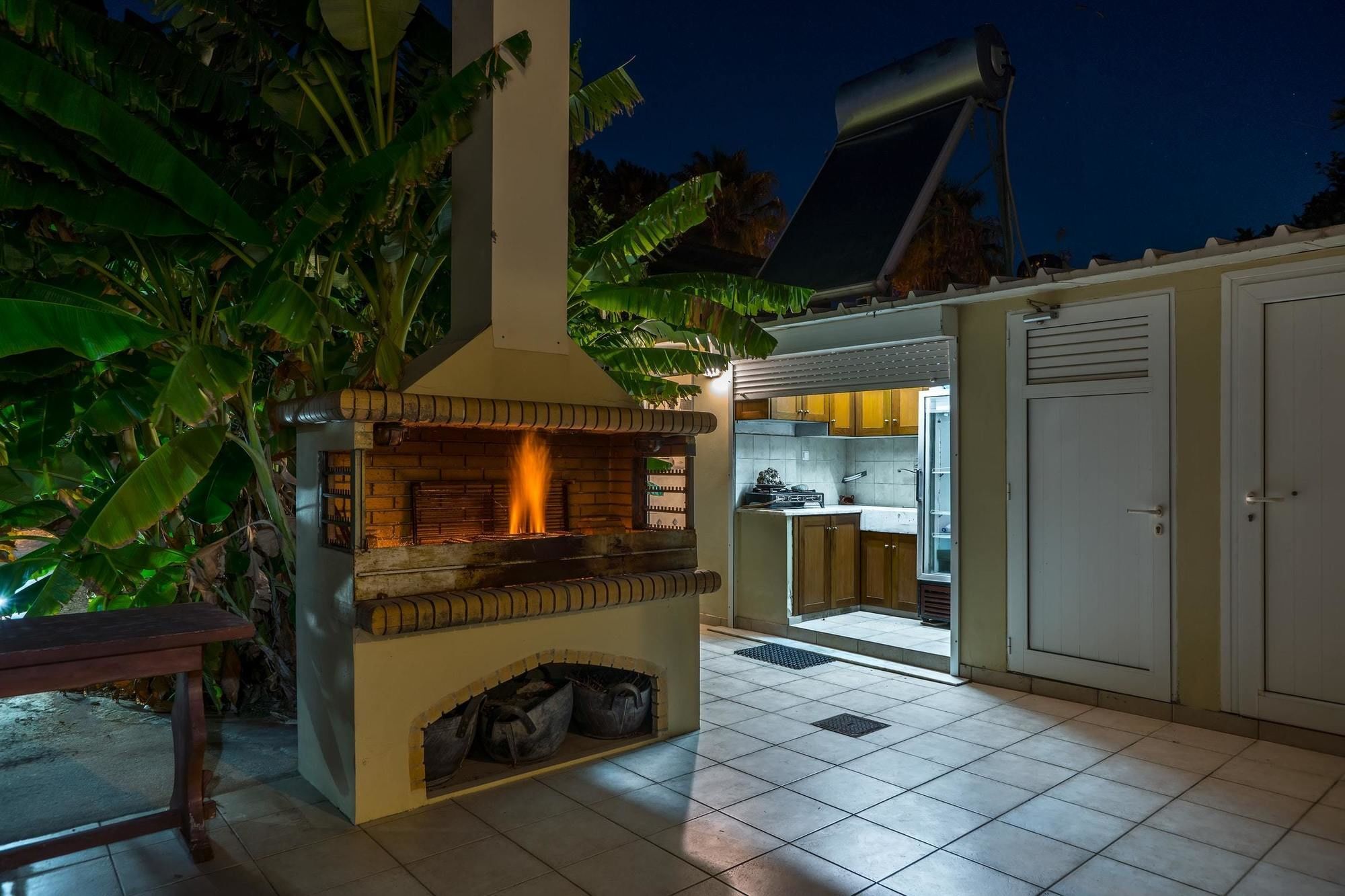 Maria'S Seaside Villa - House With 3 Rooms In Marathon, With Wonderful Exterior photo
